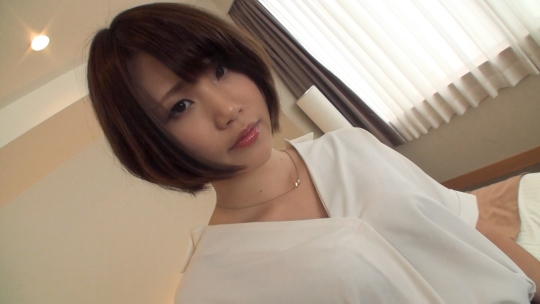 【美乳・美尻】ナイスバディの仕事デキそうなOL。でもAV撮影は初めてで緊張