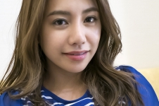 メイちゃんに素股！「あ！ちょっと待って！入ってる！あ～んダメ！」スタイル抜群のおっぱいですから挿入せずにはいられません！おまけに[かなえちゃんの素股]も収録。