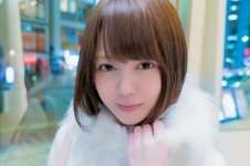 ボブカットが似合う色白もち肌の女の子の蒸れた股間のワレメの肉感！