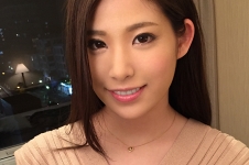 えみ 22歳 飲食店店員